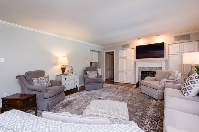 4 Hillandale Drive, Little Rock, AR 72227