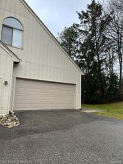 29445 Laurel Drive 4, Farmington Hills, MI 48331
