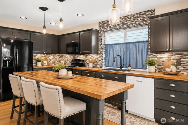 19219 205th Street E, Orting, WA 98360