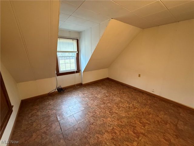 38462 S Beachview Road, Willoughby, OH 44094