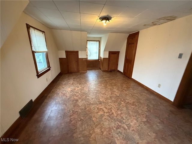 38462 S Beachview Road, Willoughby, OH 44094