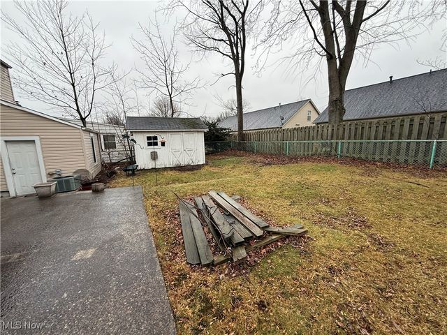 38462 S Beachview Road, Willoughby, OH 44094