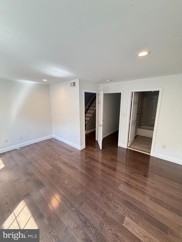 709 S WARNOCK ST, Philadelphia, PA 19147