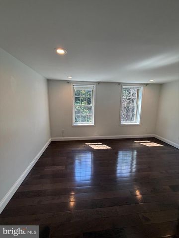 709 S WARNOCK ST, Philadelphia, PA 19147