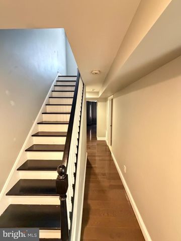709 S WARNOCK ST, Philadelphia, PA 19147