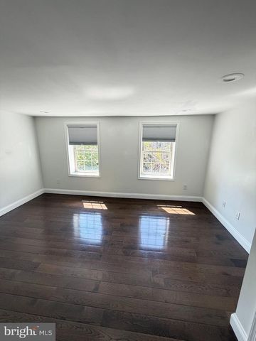 709 S WARNOCK ST, Philadelphia, PA 19147