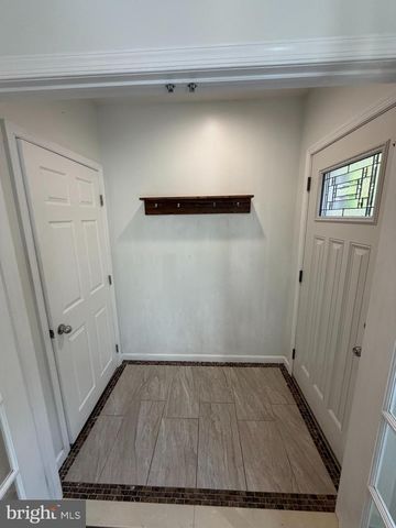 709 S WARNOCK ST, Philadelphia, PA 19147
