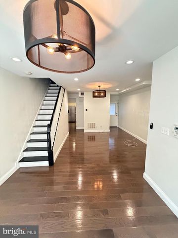 709 S WARNOCK ST, Philadelphia, PA 19147