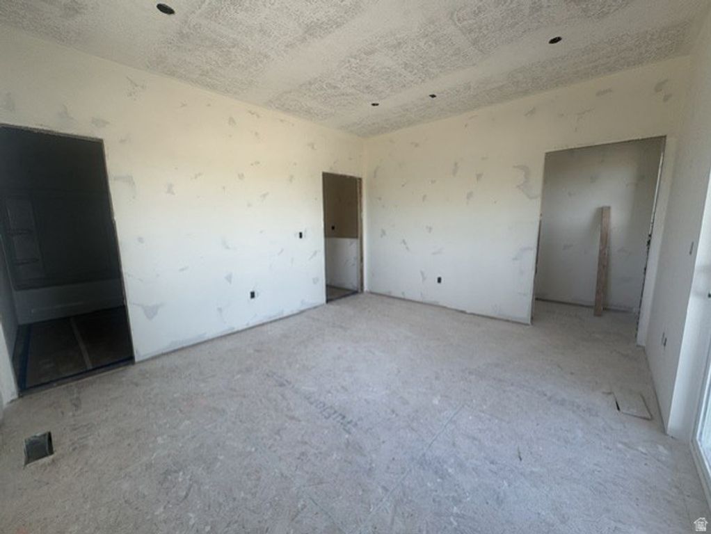 Image 3 of property listing at 1297 N 350 W #1, Sunset, UT 84015