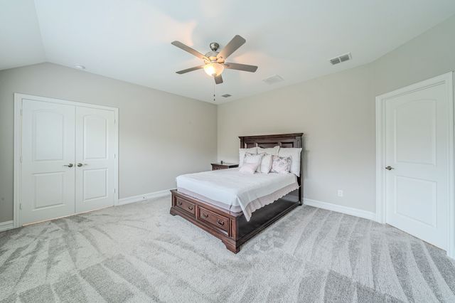 1048 Pinnacle Breeze Drive, Fort Worth, TX 76052