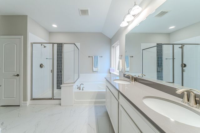 1048 Pinnacle Breeze Drive, Fort Worth, TX 76052