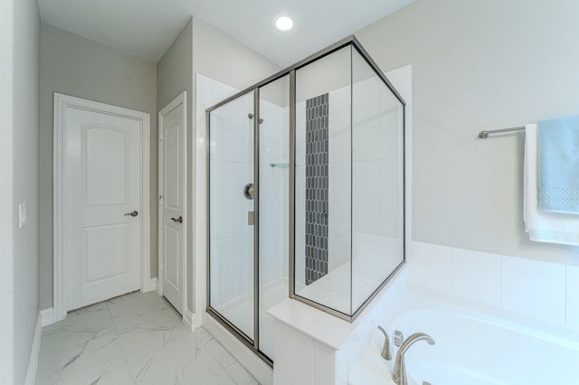 1048 Pinnacle Breeze Drive, Fort Worth, TX 76052