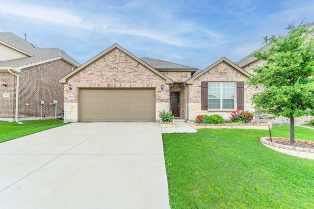 1048 Pinnacle Breeze Drive, Fort Worth, TX 76052