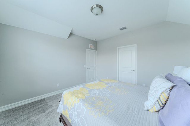 1048 Pinnacle Breeze Drive, Fort Worth, TX 76052