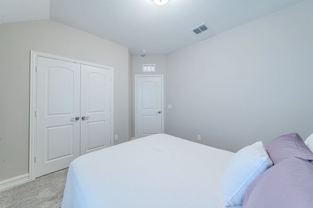 1048 Pinnacle Breeze Drive, Fort Worth, TX 76052