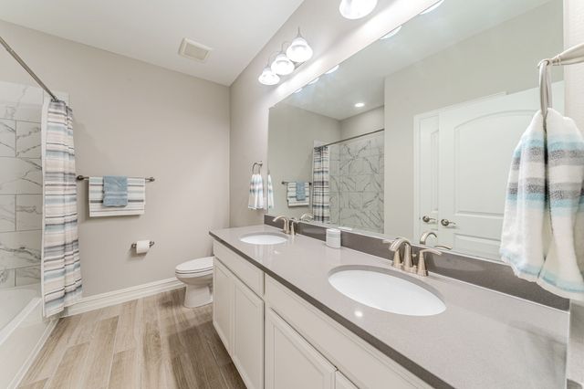 1048 Pinnacle Breeze Drive, Fort Worth, TX 76052