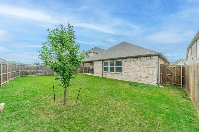 1048 Pinnacle Breeze Drive, Fort Worth, TX 76052