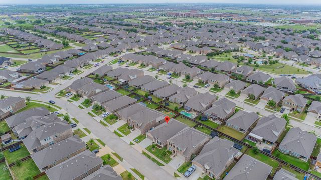 1048 Pinnacle Breeze Drive, Fort Worth, TX 76052