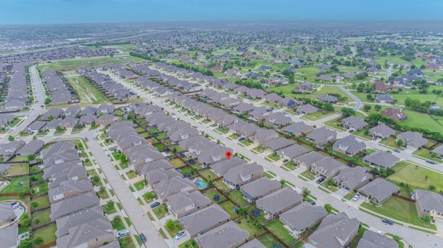 1048 Pinnacle Breeze Drive, Fort Worth, TX 76052