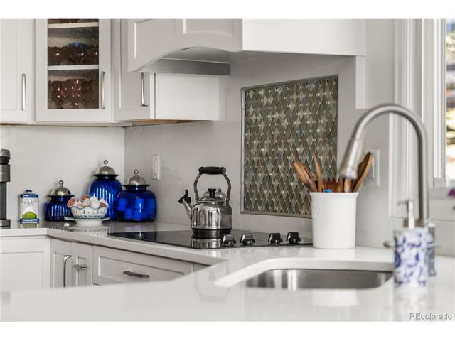 4 Red Cedar, Littleton, CO 80127