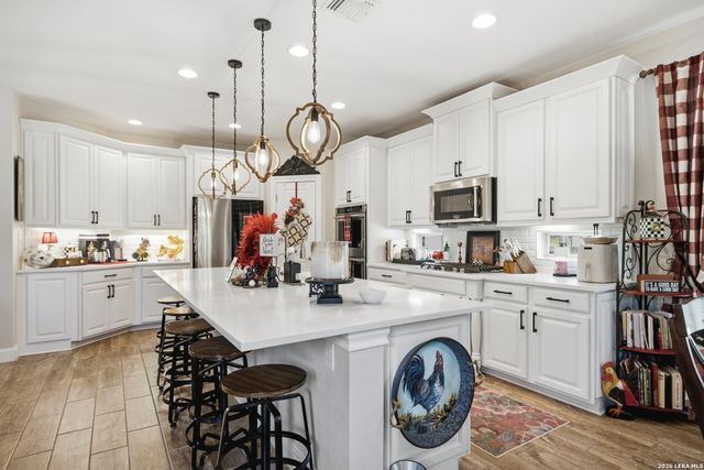 221 Allemania Dr, New Braunfels, TX 78132