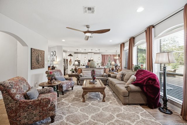 221 Allemania Dr, New Braunfels, TX 78132