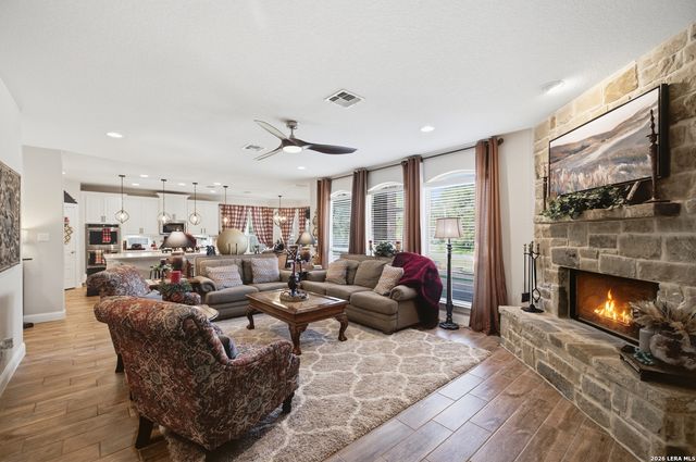 221 Allemania Dr, New Braunfels, TX 78132