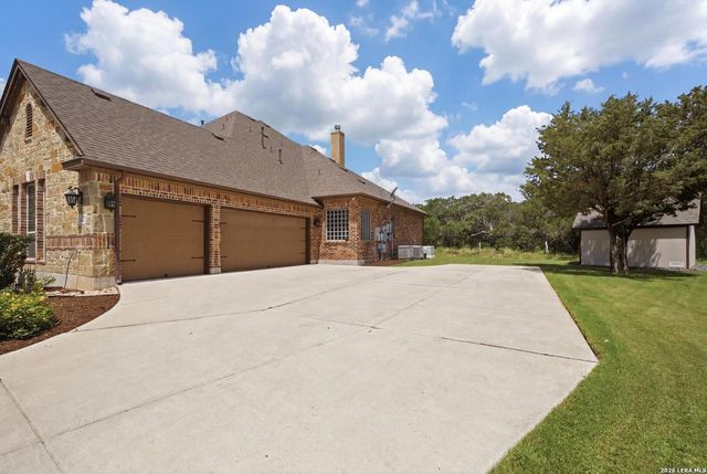221 Allemania Dr, New Braunfels, TX 78132