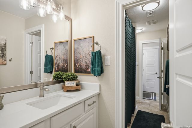221 Allemania Dr, New Braunfels, TX 78132