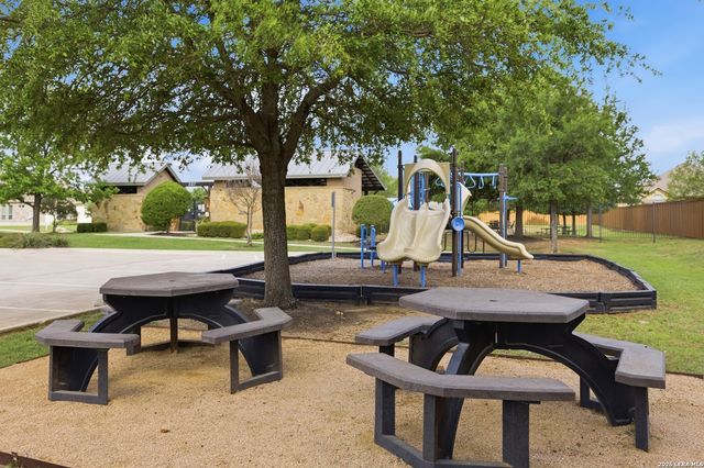 221 Allemania Dr, New Braunfels, TX 78132