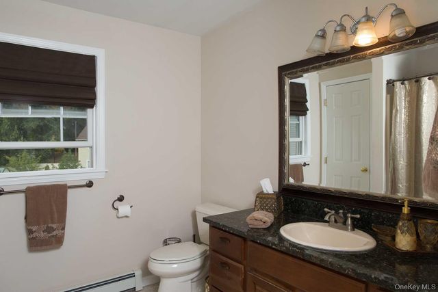 6 Jamil Court, Poughkeepsie, NY 12603