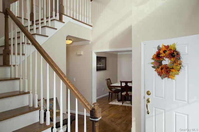 6 Jamil Court, Poughkeepsie, NY 12603