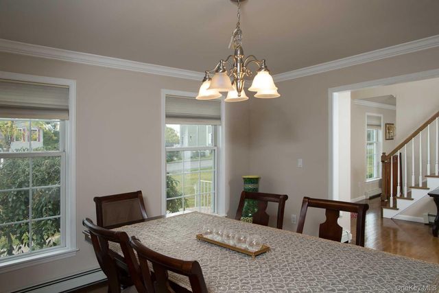 6 Jamil Court, Poughkeepsie, NY 12603