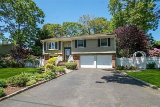 35 40th Street, Islip, NY 11751