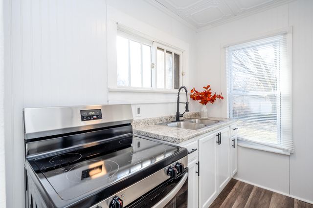 1216 Broadway, Benton Harbor, MI 49022