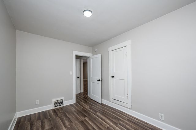 1216 Broadway, Benton Harbor, MI 49022