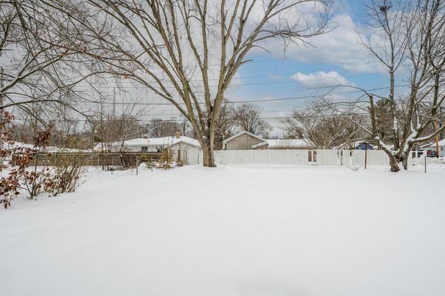 1216 Broadway, Benton Harbor, MI 49022