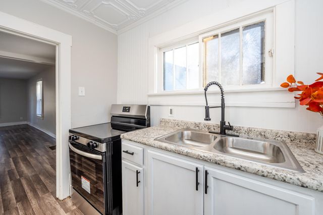 1216 Broadway, Benton Harbor, MI 49022