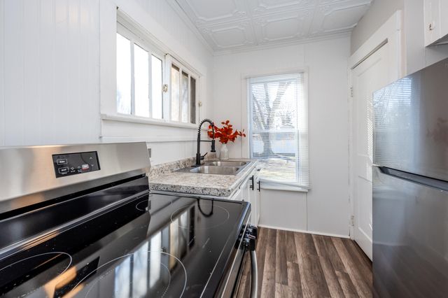 1216 Broadway, Benton Harbor, MI 49022