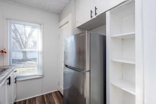 1216 Broadway, Benton Harbor, MI 49022