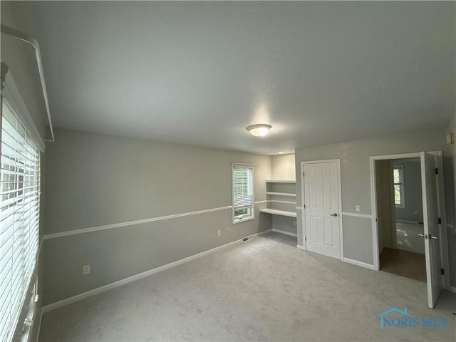 5724 Sunset Lake Drive, Sylvania, OH 43560