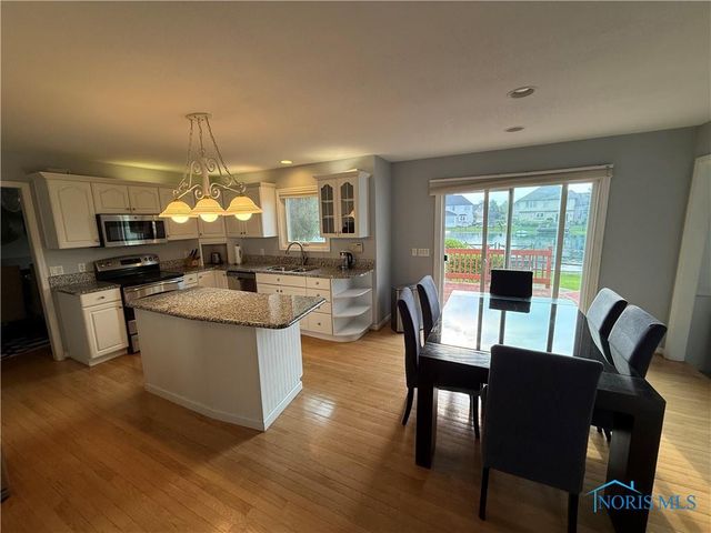 5724 Sunset Lake Drive, Sylvania, OH 43560