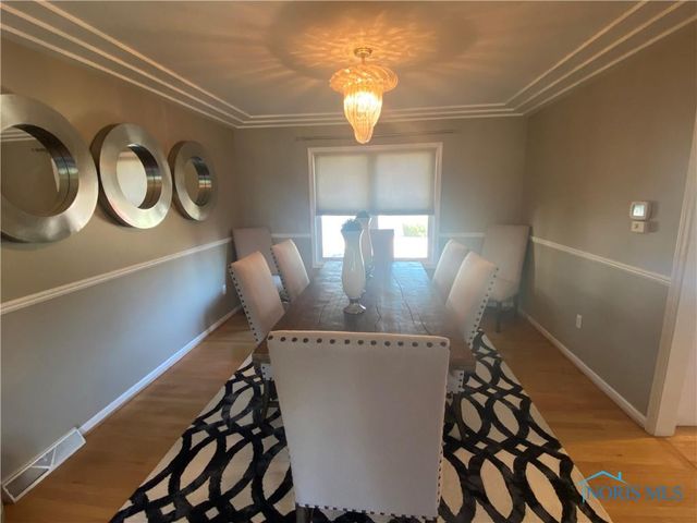 5724 Sunset Lake Drive, Sylvania, OH 43560