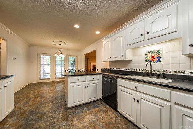 1560 Lawson Oaks Drive, Little Rock, AR 72210