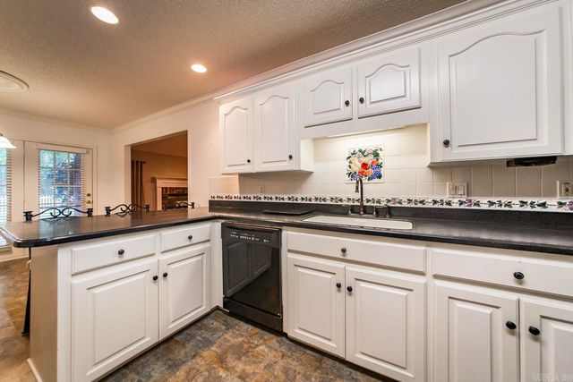 1560 Lawson Oaks Drive, Little Rock, AR 72210