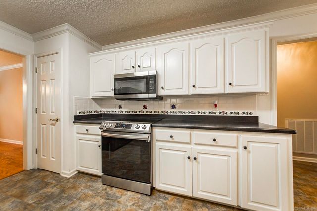 1560 Lawson Oaks Drive, Little Rock, AR 72210