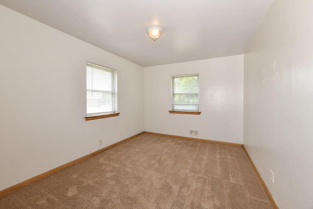 2424 W Howard AVENUE, Milwaukee, WI 53221