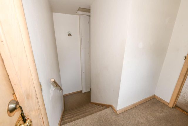 2424 W Howard AVENUE, Milwaukee, WI 53221