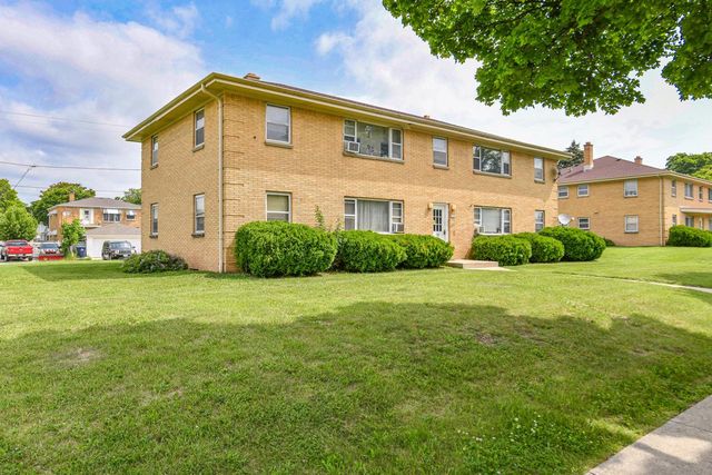 2424 W Howard AVENUE, Milwaukee, WI 53221