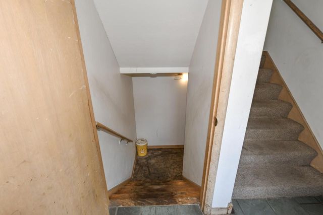 2424 W Howard AVENUE, Milwaukee, WI 53221